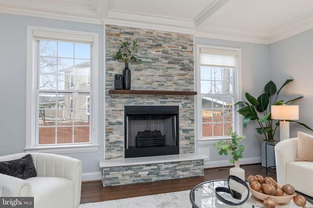 7908 HOLMES RUN DR, Falls Church, VA 22042