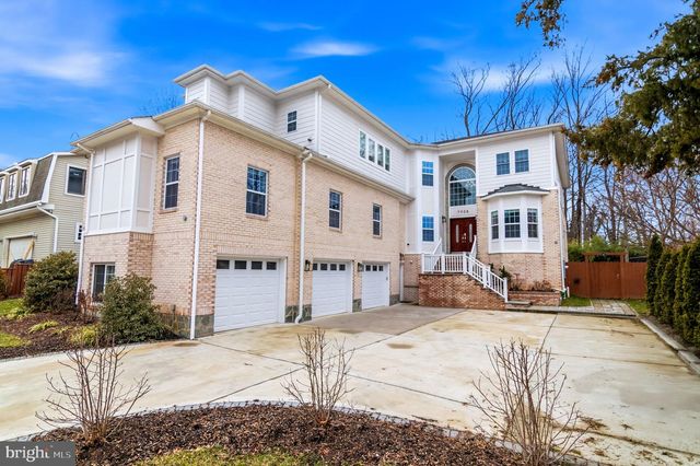 7908 HOLMES RUN DR, Falls Church, VA 22042