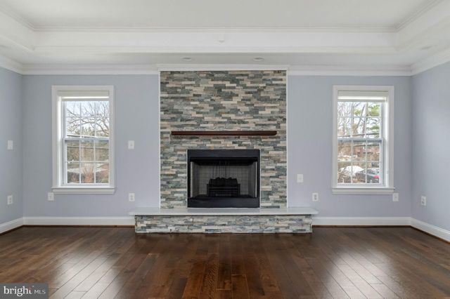 7908 HOLMES RUN DR, Falls Church, VA 22042