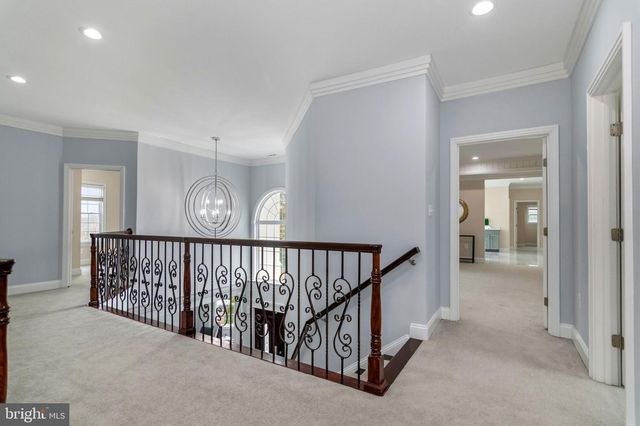 7908 HOLMES RUN DR, Falls Church, VA 22042