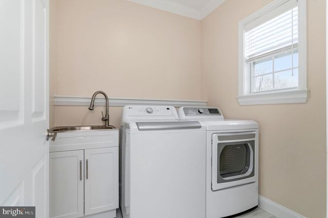 7908 HOLMES RUN DR, Falls Church, VA 22042