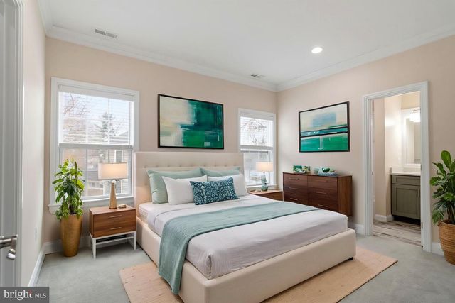 7908 HOLMES RUN DR, Falls Church, VA 22042