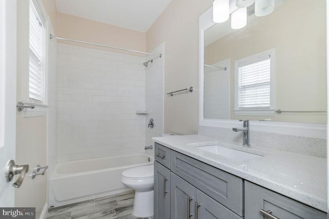 7908 HOLMES RUN DR, Falls Church, VA 22042