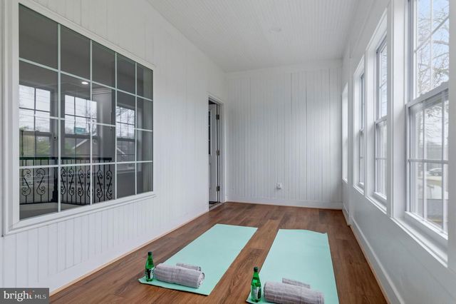 7908 HOLMES RUN DR, Falls Church, VA 22042