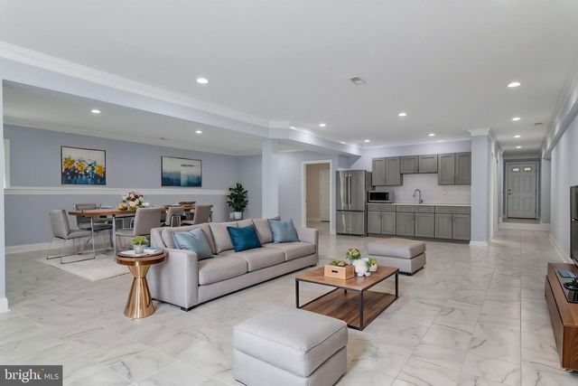 7908 HOLMES RUN DR, Falls Church, VA 22042