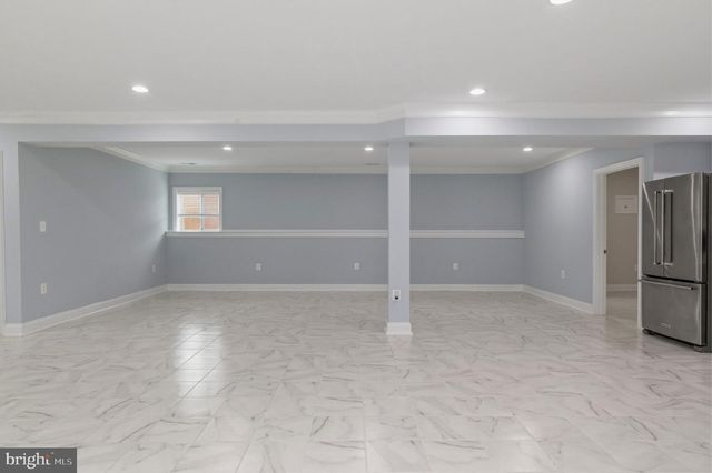 7908 HOLMES RUN DR, Falls Church, VA 22042