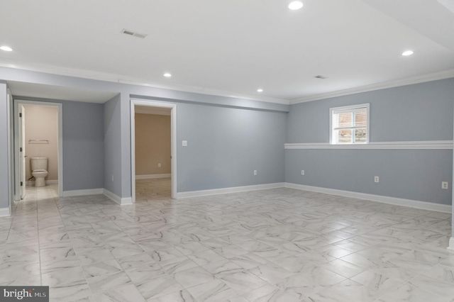 7908 HOLMES RUN DR, Falls Church, VA 22042