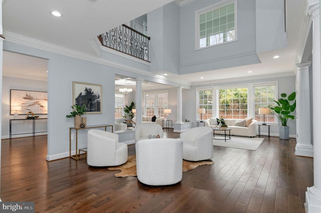 7908 HOLMES RUN DR, Falls Church, VA 22042