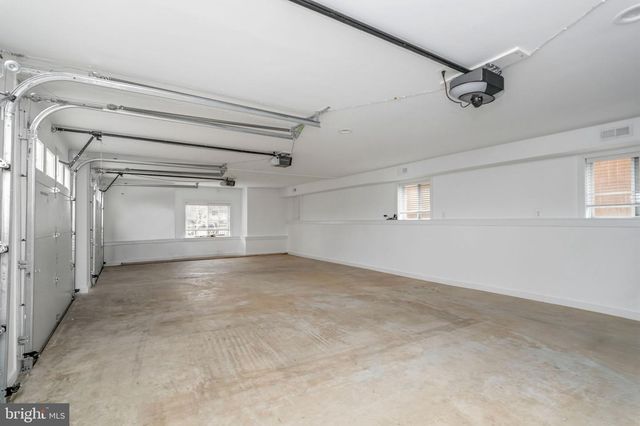 7908 HOLMES RUN DR, Falls Church, VA 22042