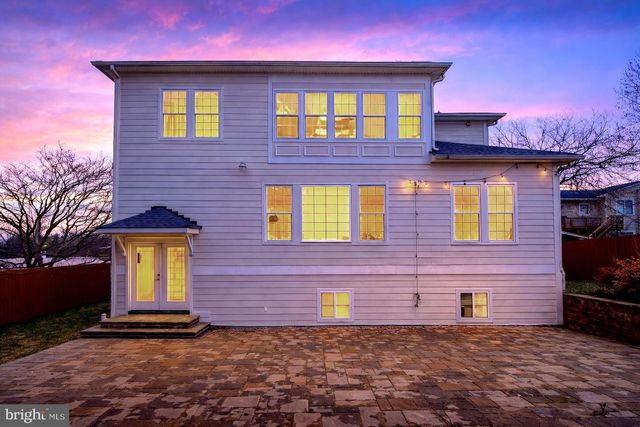 7908 HOLMES RUN DR, Falls Church, VA 22042