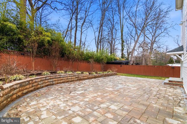 7908 HOLMES RUN DR, Falls Church, VA 22042