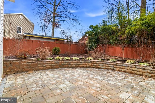 7908 HOLMES RUN DR, Falls Church, VA 22042