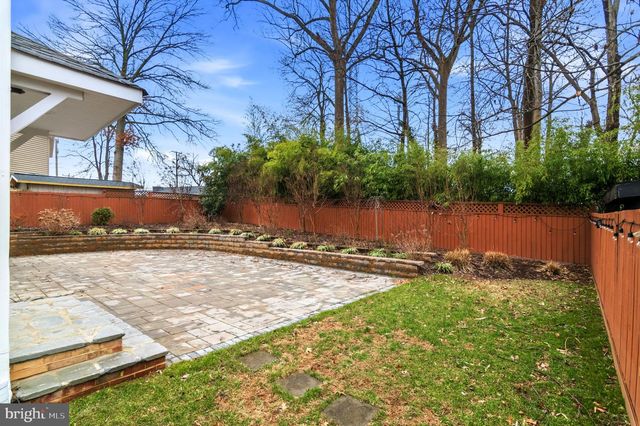 7908 HOLMES RUN DR, Falls Church, VA 22042