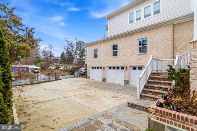 7908 HOLMES RUN DR, Falls Church, VA 22042