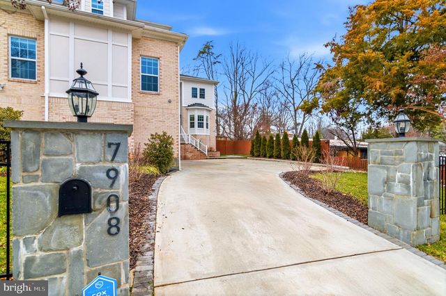 7908 HOLMES RUN DR, Falls Church, VA 22042