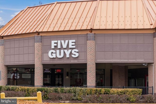 7908 HOLMES RUN DR, Falls Church, VA 22042