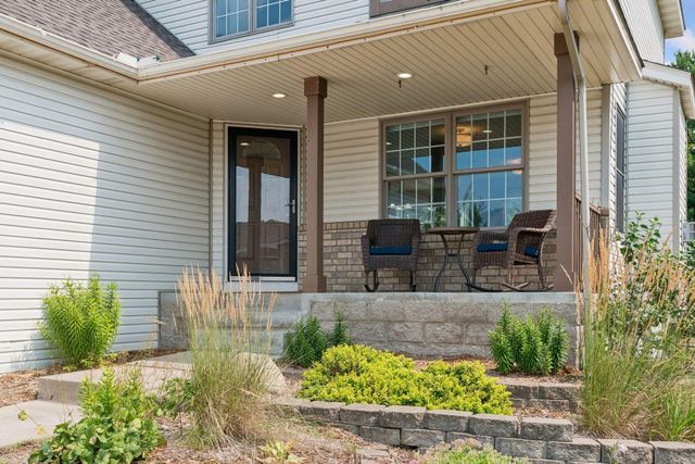 5909 92nd Avenue N, Brooklyn Park, MN 55443