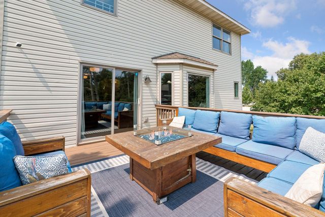 5909 92nd Avenue N, Brooklyn Park, MN 55443