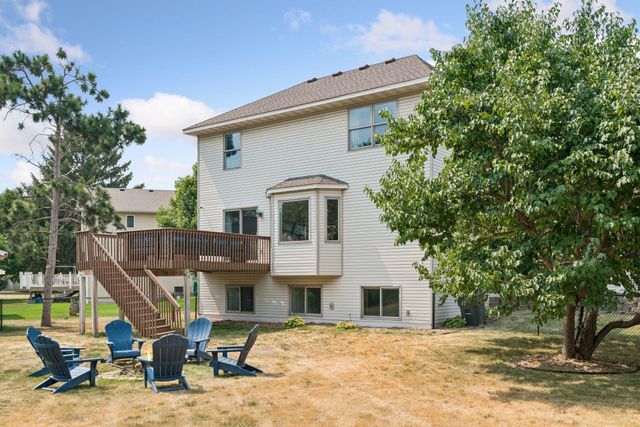 5909 92nd Avenue N, Brooklyn Park, MN 55443
