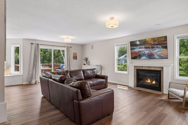 5909 92nd Avenue N, Brooklyn Park, MN 55443