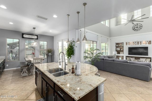 10917 E THORNTON Avenue, Mesa, AZ 85212