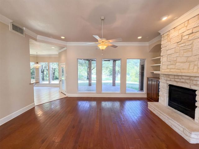 9313 Dosier Cove W, Fort Worth, TX 76179