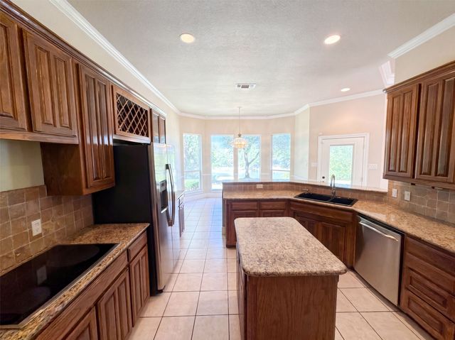 9313 Dosier Cove W, Fort Worth, TX 76179