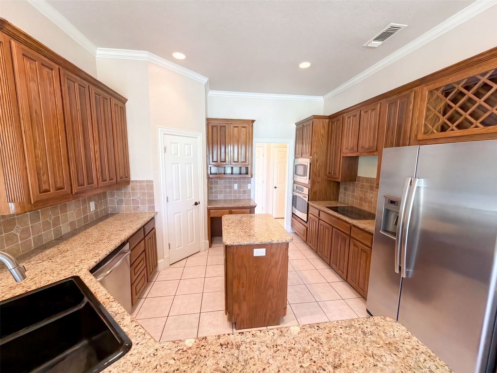 9313 Dosier Cove W, Fort Worth, TX 76179 — photo 2