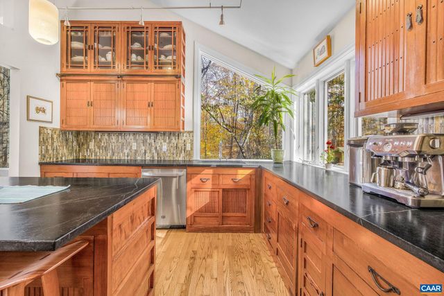 407 BROAD AXE RD, Charlottesville, VA 22903