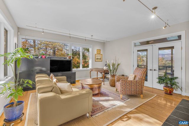 407 BROAD AXE RD, Charlottesville, VA 22903