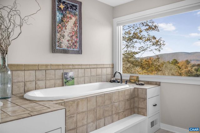 407 BROAD AXE RD, Charlottesville, VA 22903