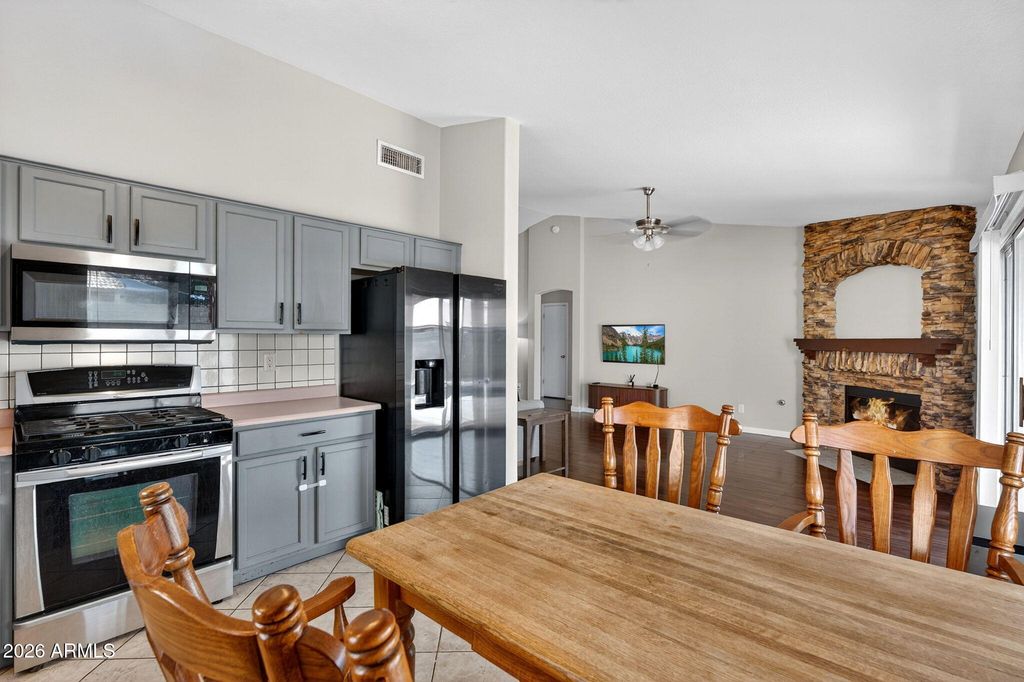 512 E MONTEREY Street, Chandler, AZ 85225 — photo 4
