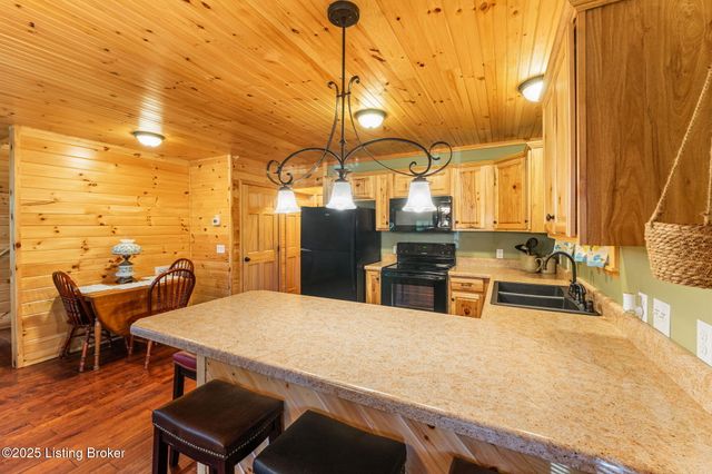 416 Wilderness Rd, Mammoth Cave, KY 42259