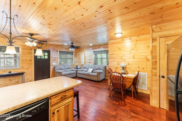 416 Wilderness Rd, Mammoth Cave, KY 42259