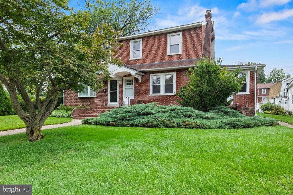 818 N CHESTNUT ST, LANSDALE, PA 19446 — exterior