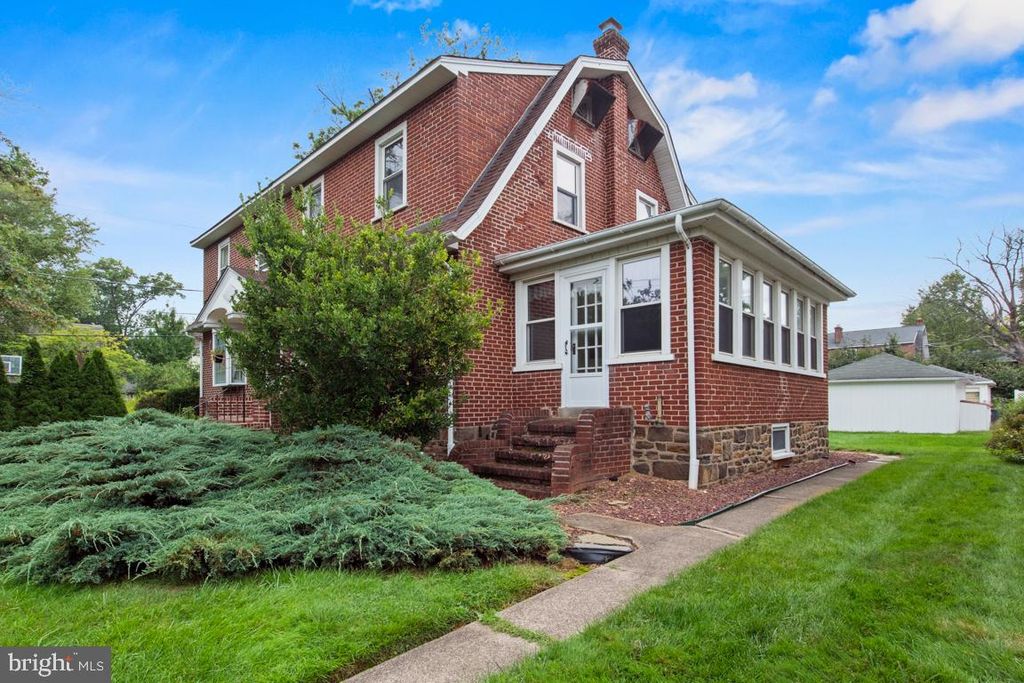 818 N CHESTNUT ST, LANSDALE, PA 19446 — photo 3