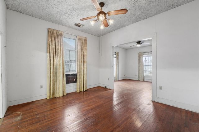 2109 Gentry Street, Houston, TX 77009