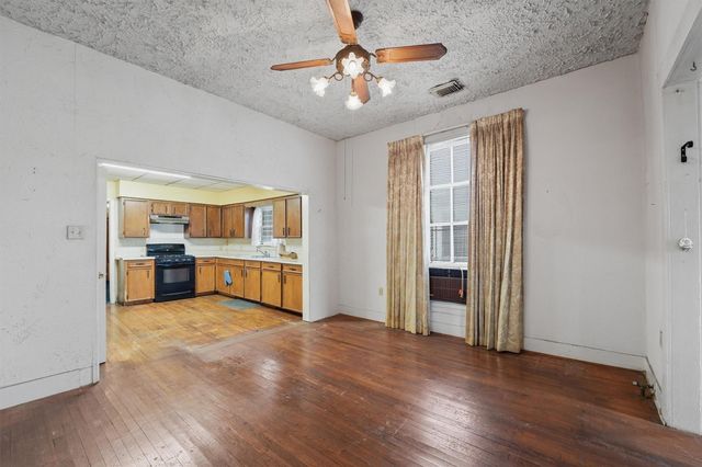 2109 Gentry Street, Houston, TX 77009