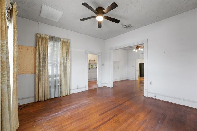 2109 Gentry Street, Houston, TX 77009