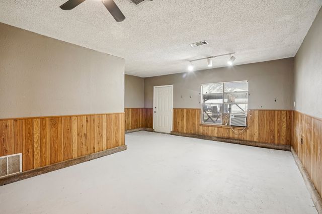 319 S Rogers Street, Covington, TX 76636