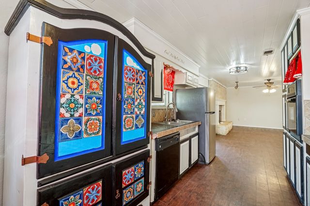 319 S Rogers Street, Covington, TX 76636