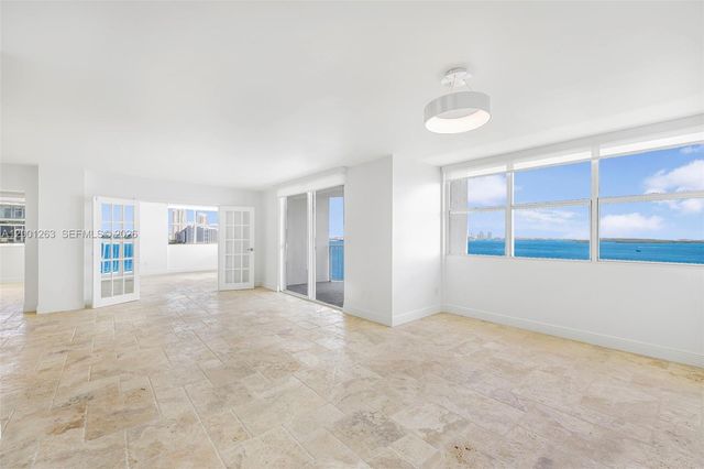 1420 Brickell Bay Dr 1401A, Miami, FL 33131