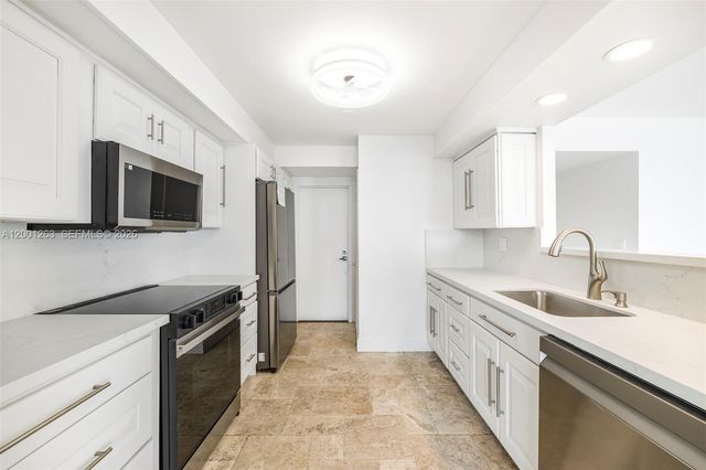 1420 Brickell Bay Dr 1401A, Miami, FL 33131