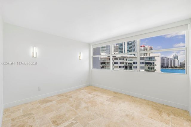 1420 Brickell Bay Dr 1401A, Miami, FL 33131