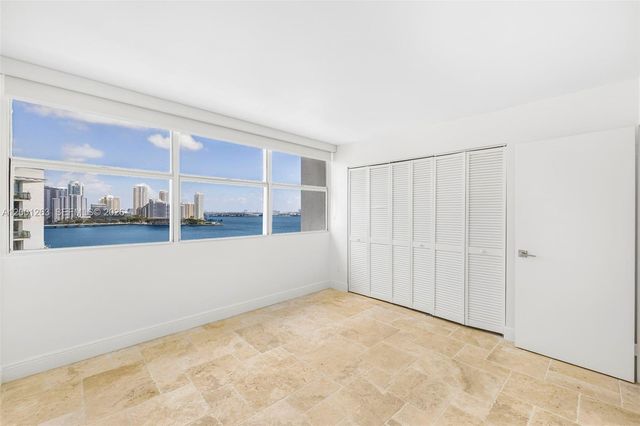 1420 Brickell Bay Dr 1401A, Miami, FL 33131