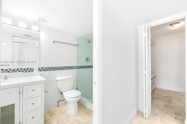 1420 Brickell Bay Dr 1401A, Miami, FL 33131