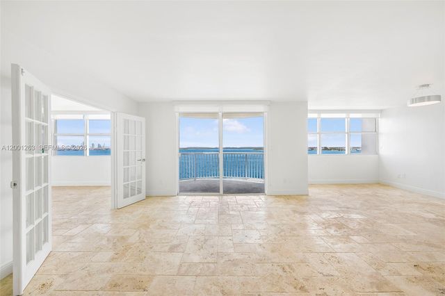 1420 Brickell Bay Dr 1401A, Miami, FL 33131