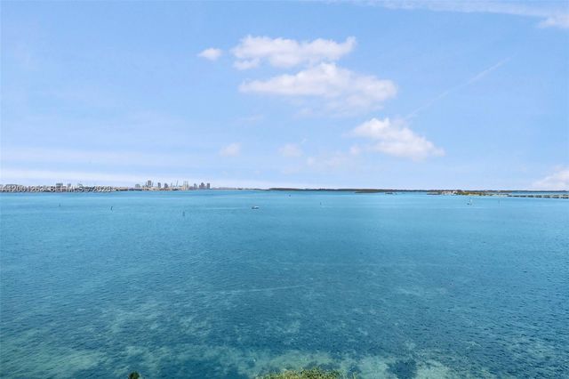 1420 Brickell Bay Dr 1401A, Miami, FL 33131