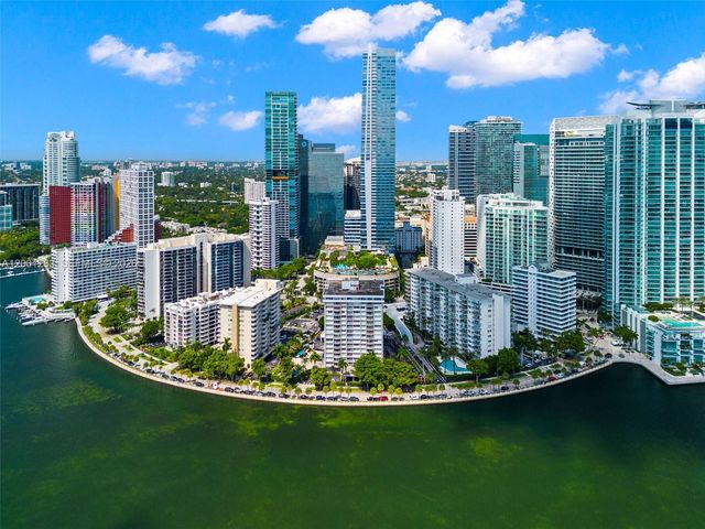 1420 Brickell Bay Dr 1401A, Miami, FL 33131