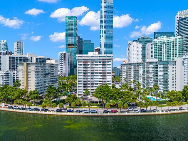 1420 Brickell Bay Dr 1401A, Miami, FL 33131